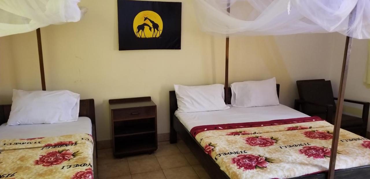 Climbers Home Moshi Esterno foto