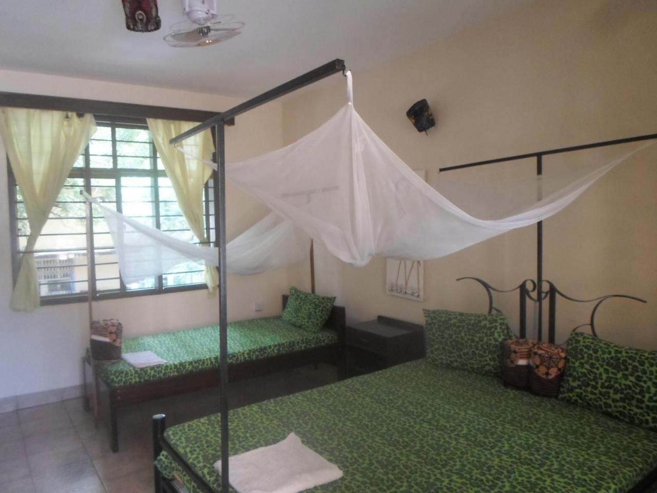 Climbers Home Moshi Esterno foto